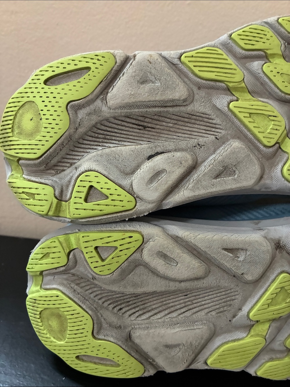 Hoka one W Clifton 9 blue size 8 very used - Picture 7 of 9